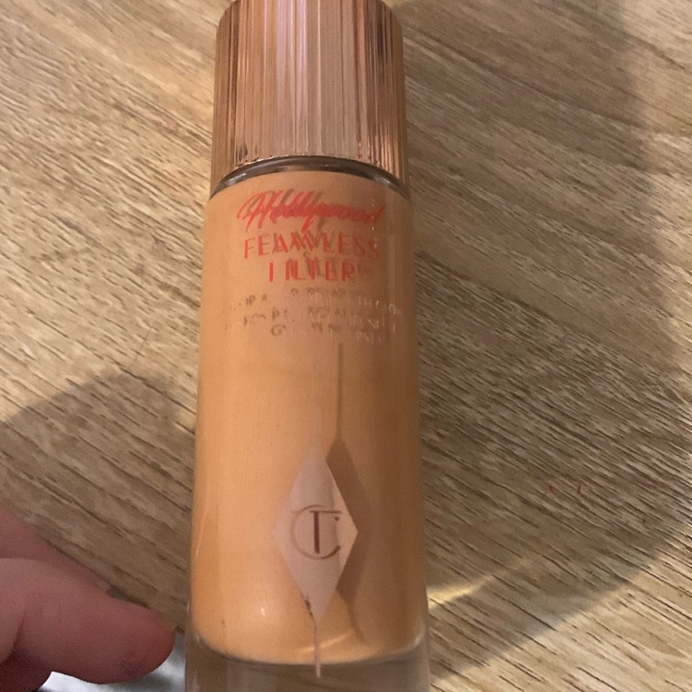 Charlotte Tilbury Hollywood flawless filter